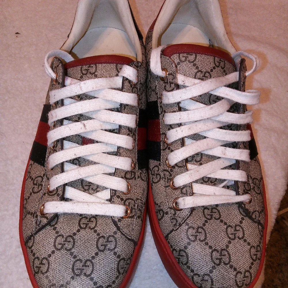 Gucci Red and White Designer Sneakers - Picture 2 of 4